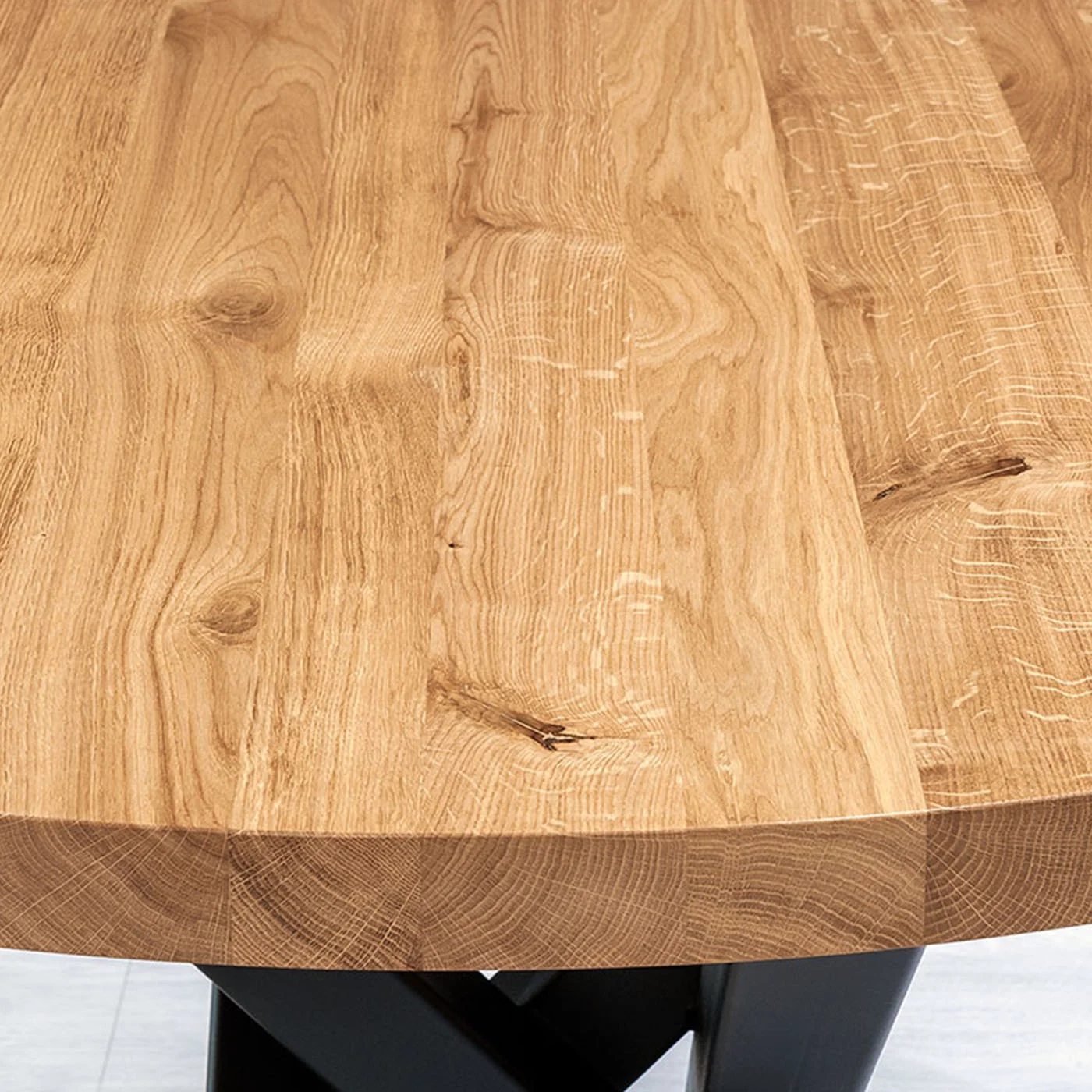 Runder Aster-Tisch aus Massivholz