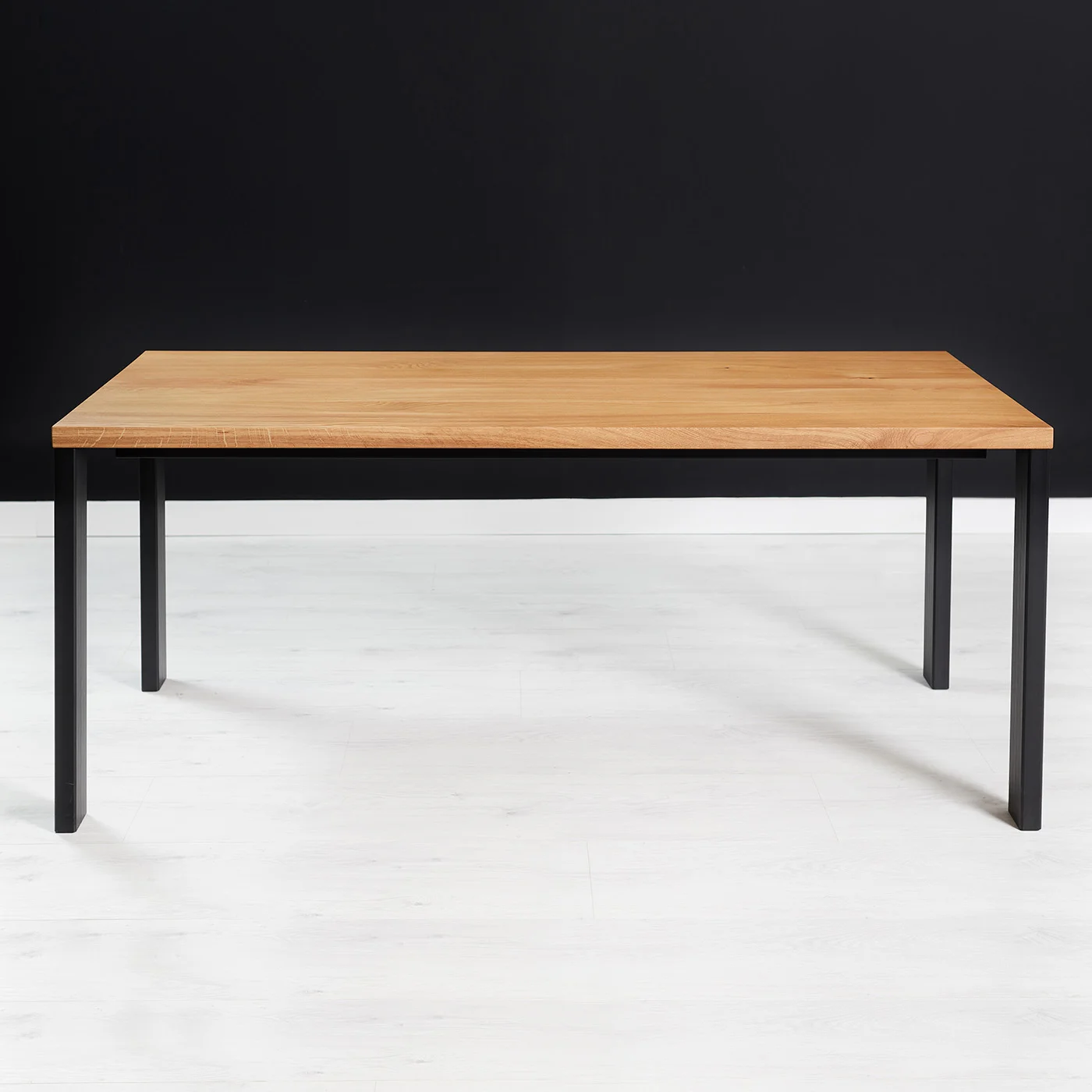 Ramme-Tisch aus Massivholz